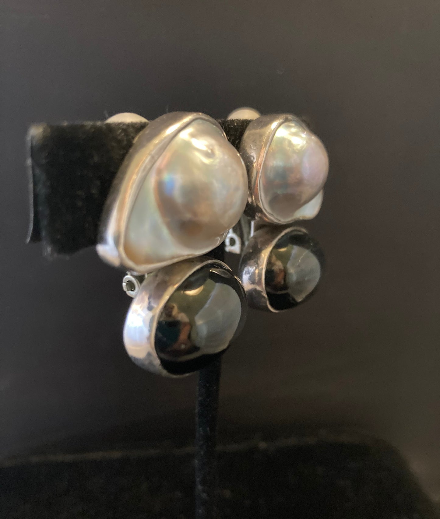 Pearl, Black Star Sapphire