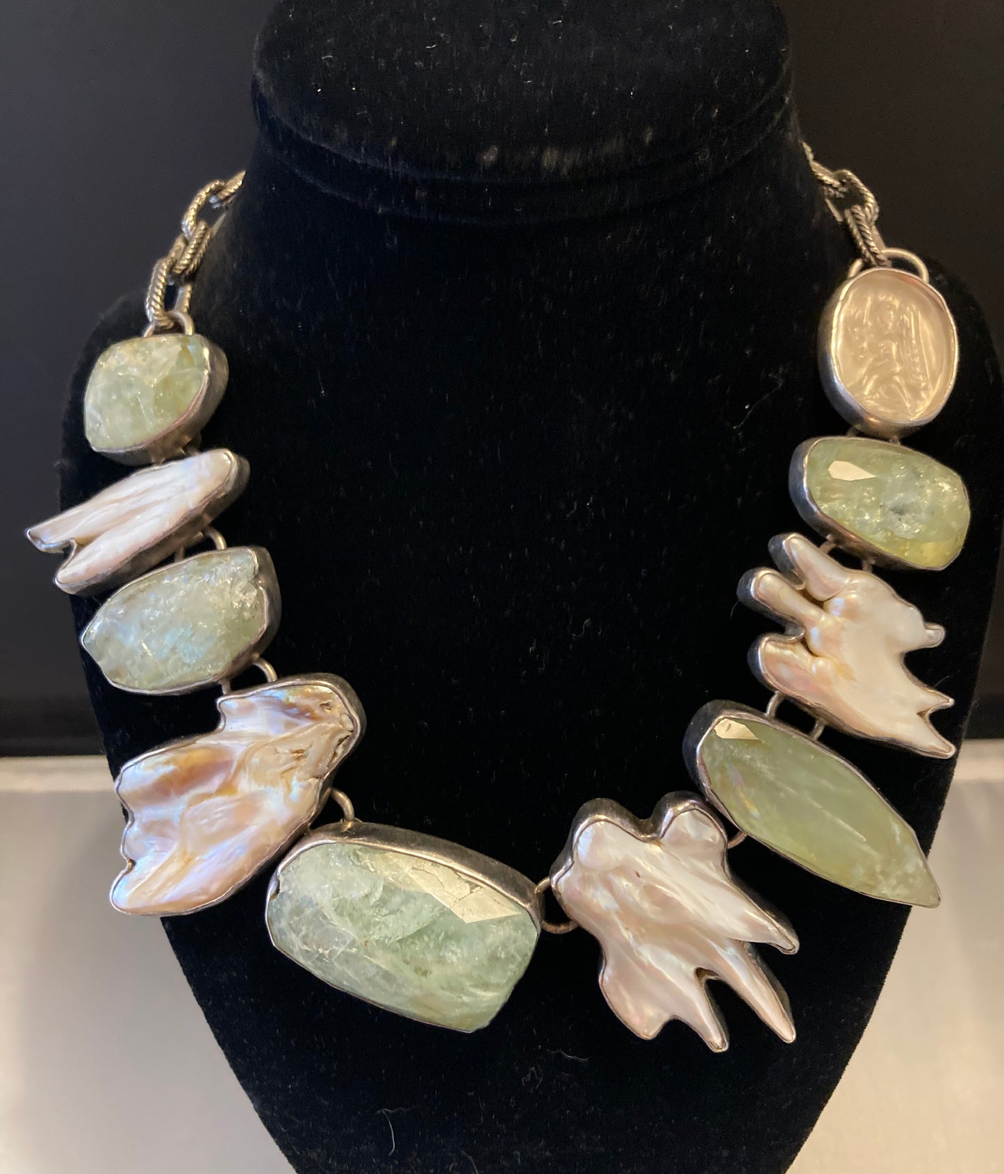 Aquamarine, Biwa Pearl