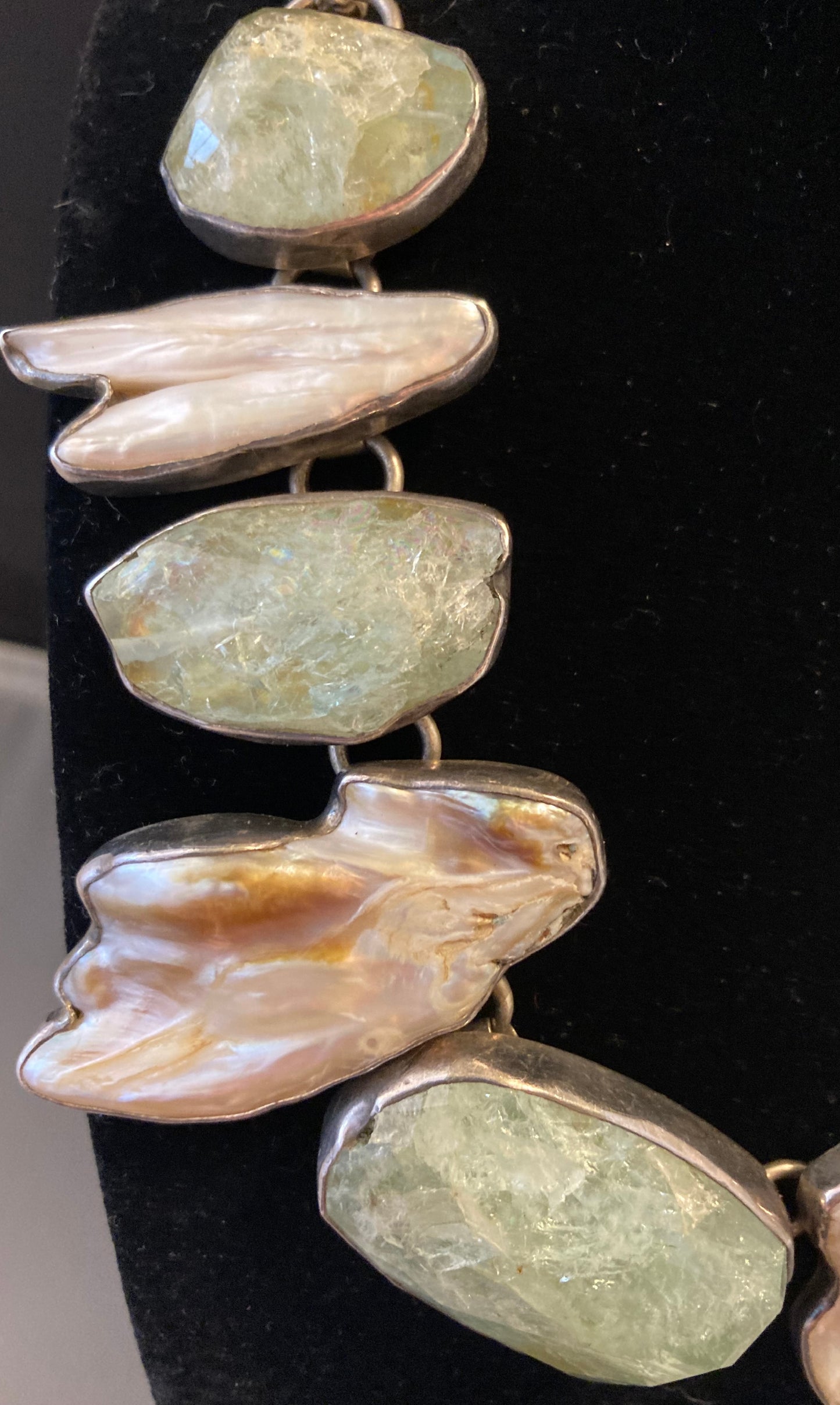 Aquamarine, Biwa Pearl