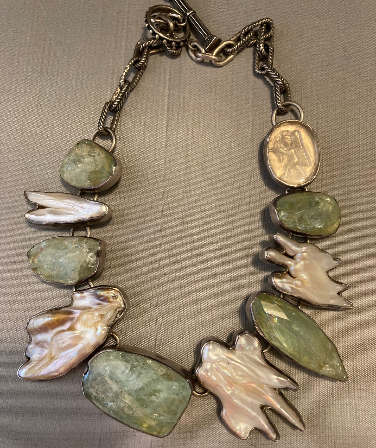 Aquamarine, Biwa Pearl