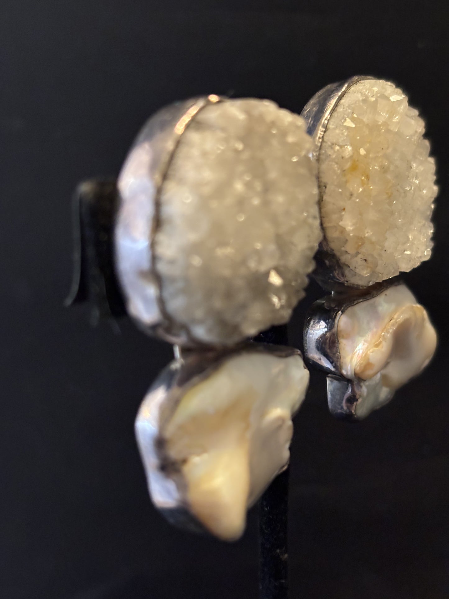 White Druzy, Biwa Pearl