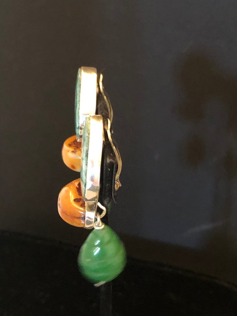 Green Agate, Amber
