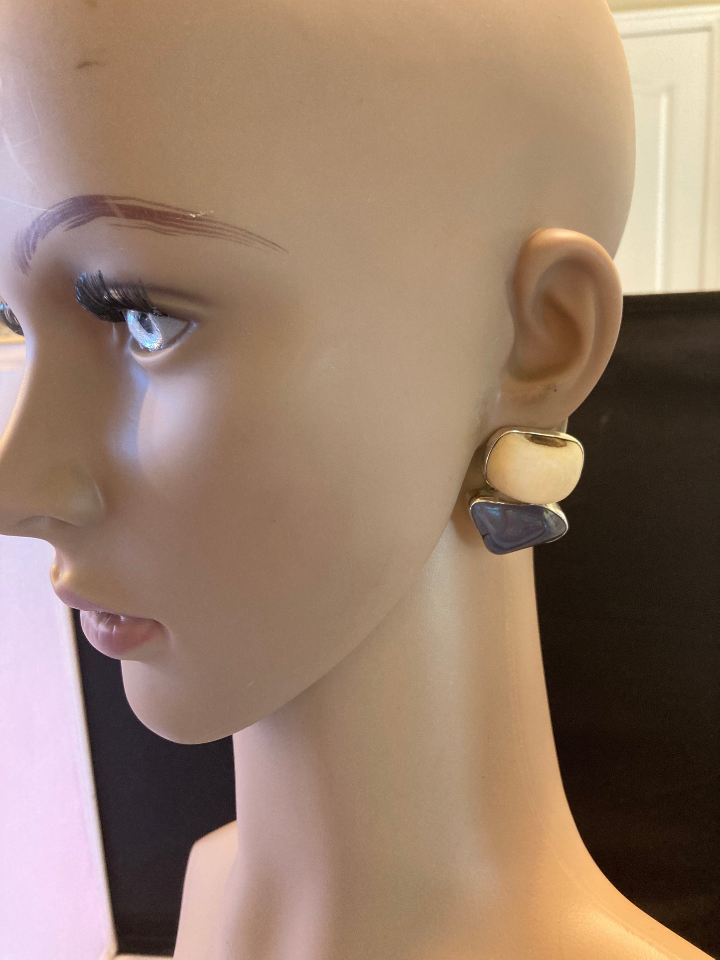 Bone, Chalcedony