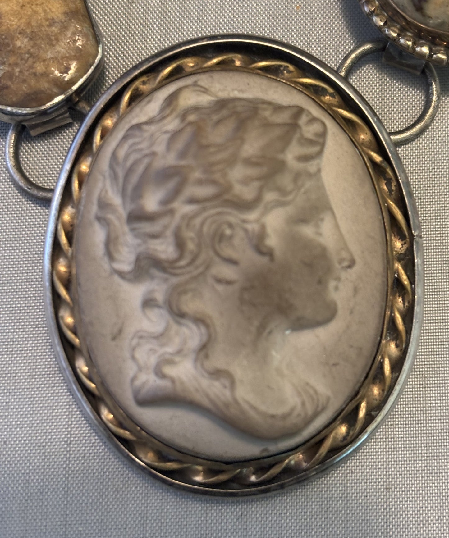 Lava Cameo
