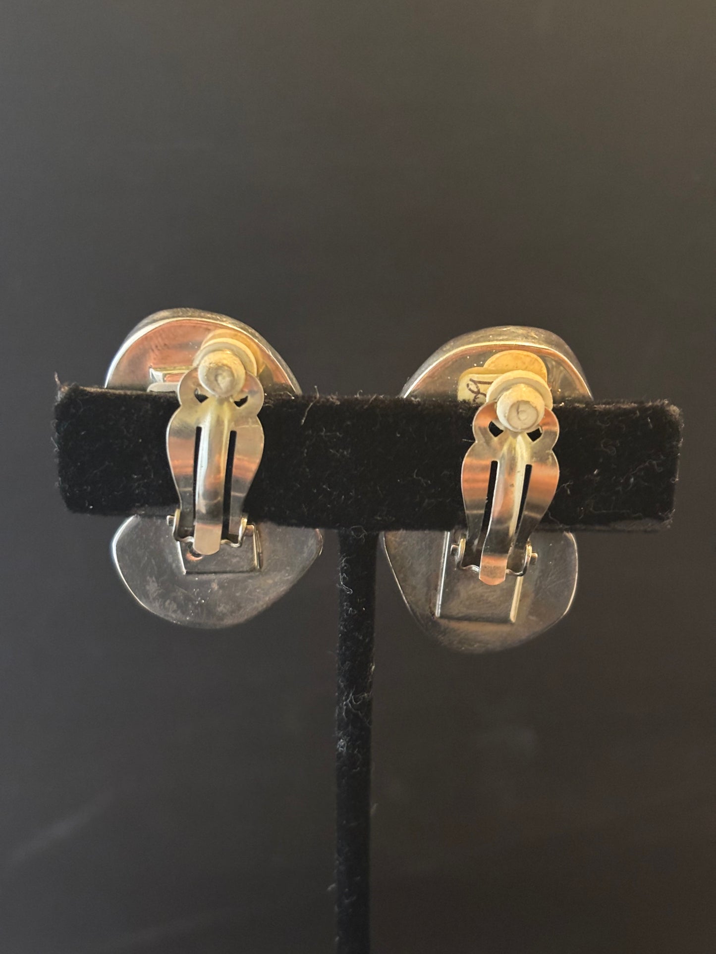 Blue Topaz, Amber