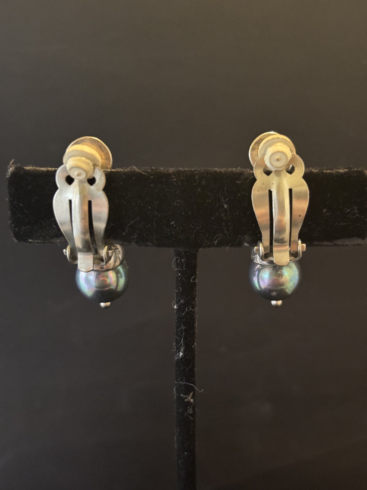 Saint Francis Sterling Silver & Gray Pearl Earring