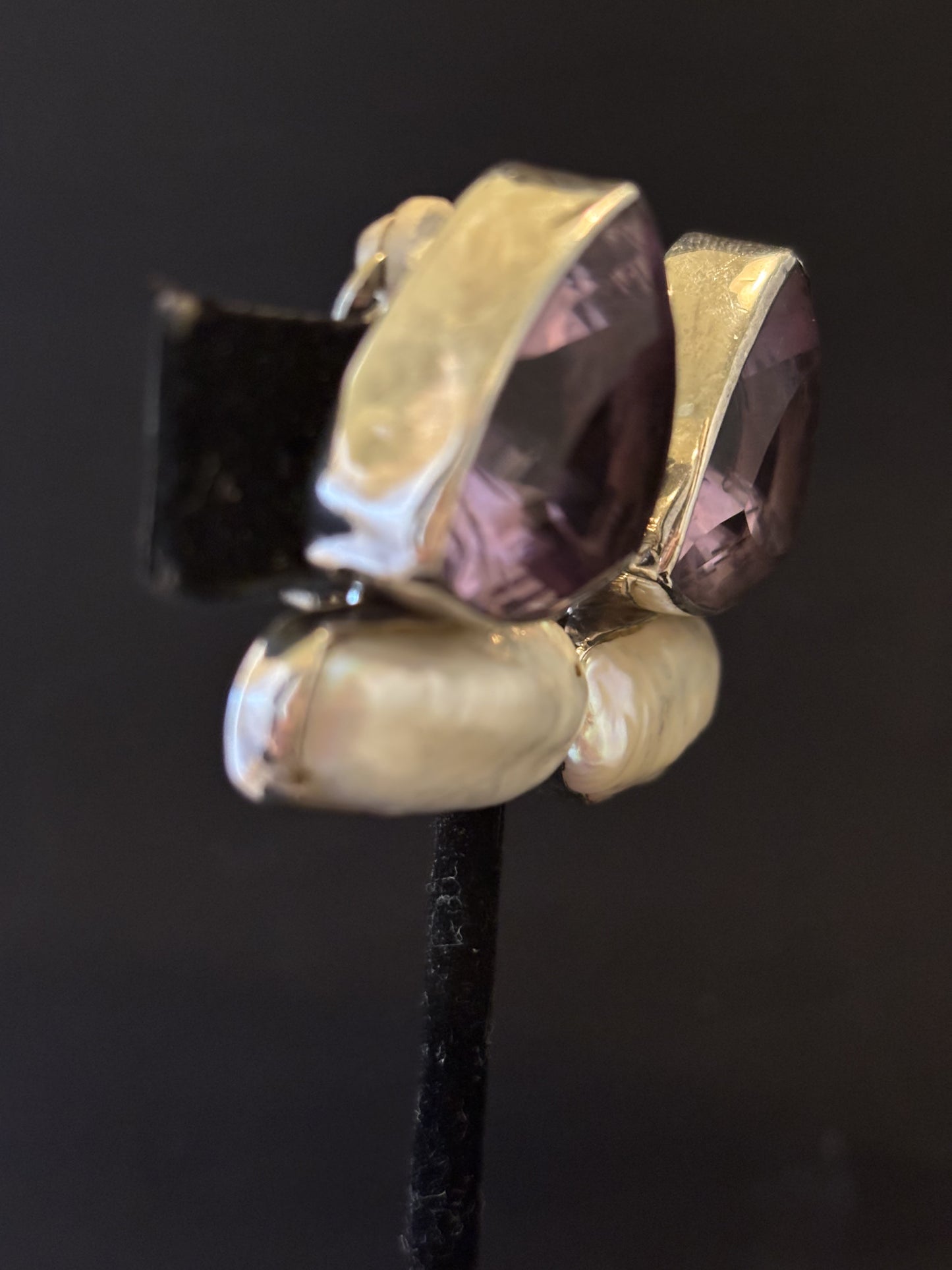 Amethyst, Biwa Pearl