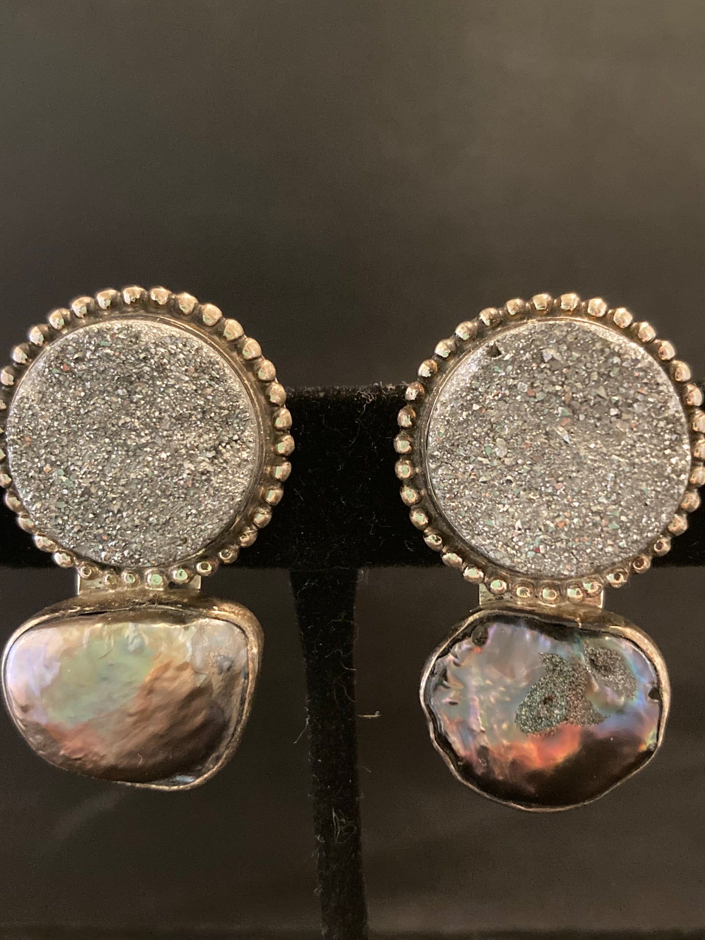 Gray Druzy, Gray Pearl